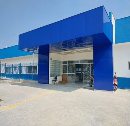 Fachada em ACM do CAPS Infantil, em Carapicuíba